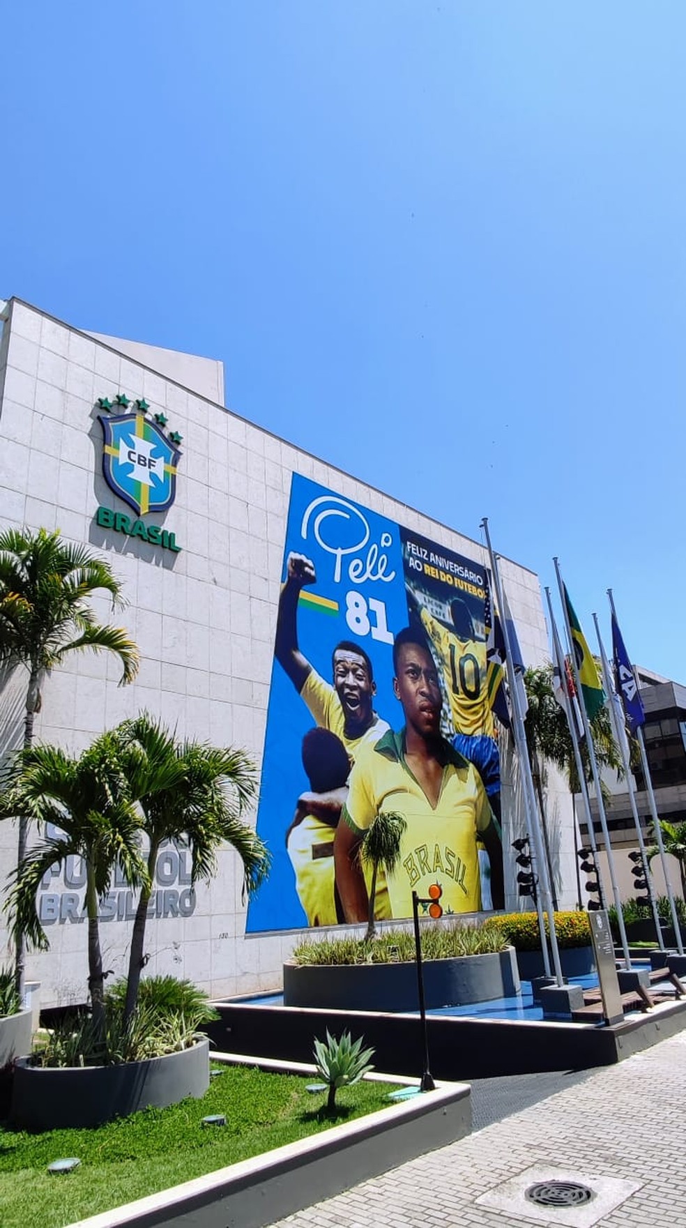 Homenagem a Pelé na sede da CBF — Foto: CBF