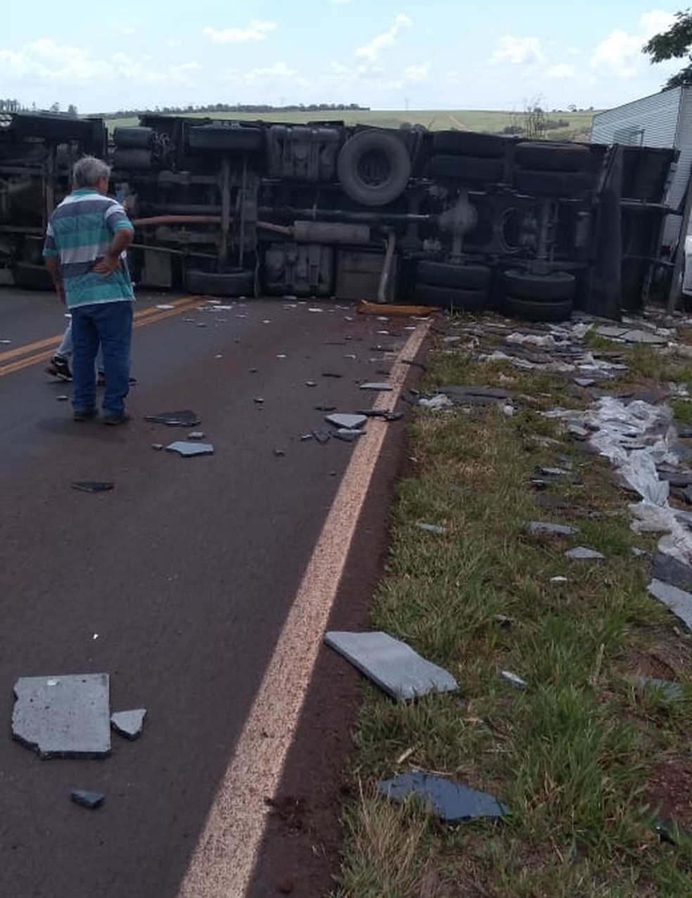 Segundo Polícia Rodoviária, motorista perdeu o controle do veículo ao fazer uma curva — Foto: Arquivo pessoal