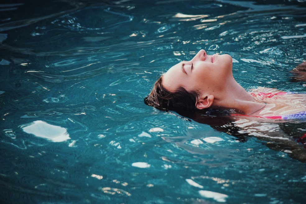Exercicios Na Piscina Atividades Para Queimar Calorias Na Agua Treinos Ge