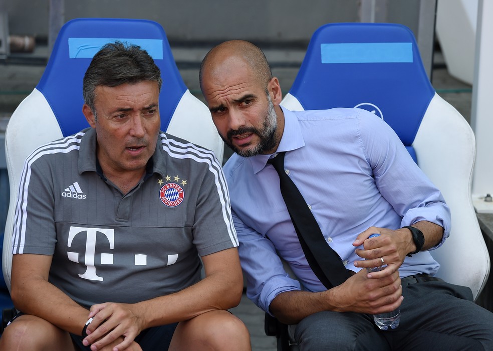 Domènec Torrent e Pep Guardiola na última temporada pelo Bayern de Munique, em 2014/15 — Foto: Pressefoto Ulmer via Getty Images