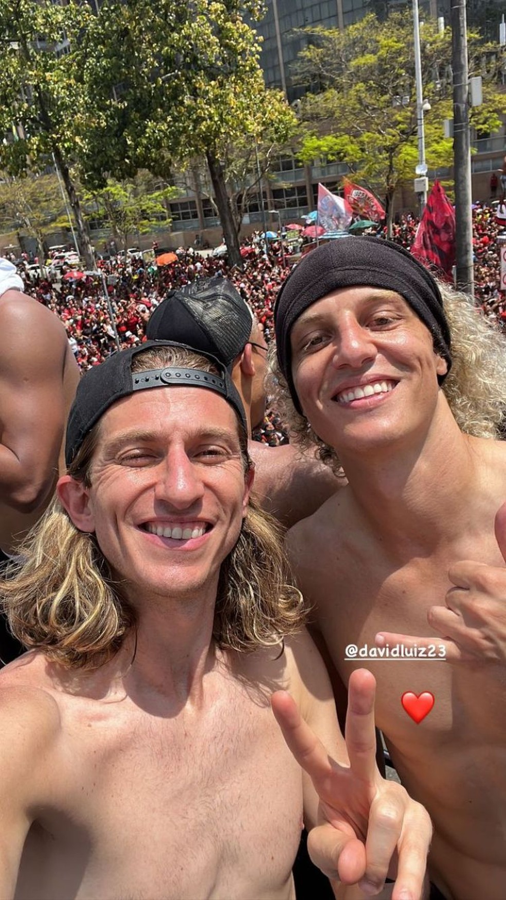 David Luiz e Filipe Lu&iacute;s no trio  &mdash; Foto: Reprodu&ccedil;&atilde;o/ Instagram 