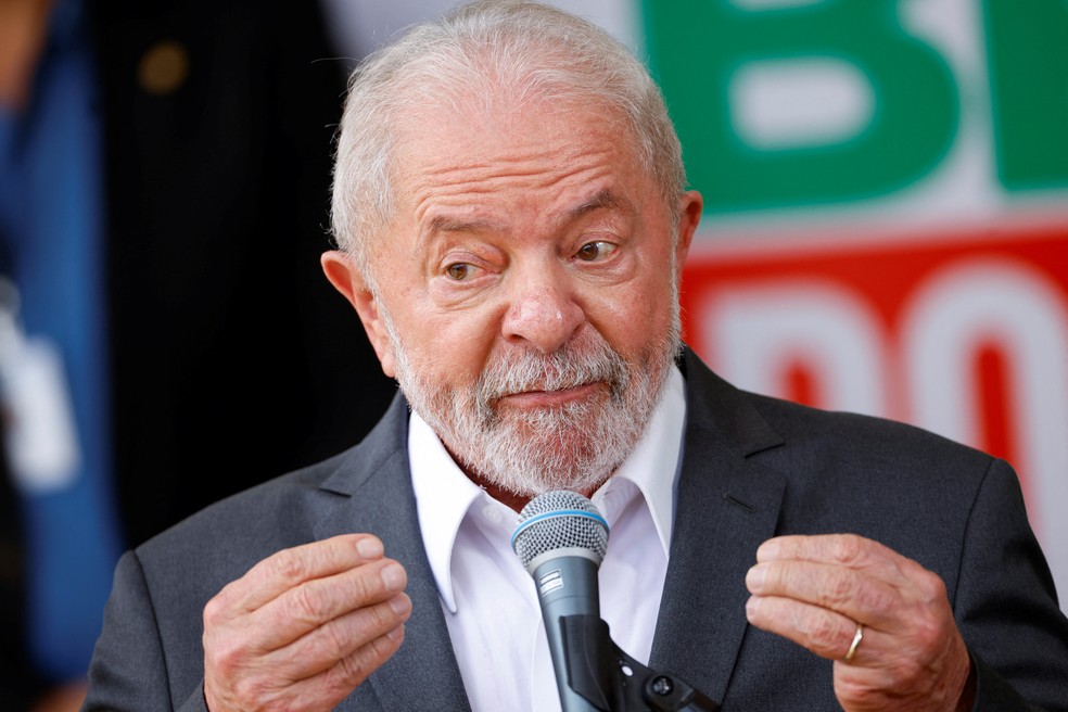 Lula passará por exames na garganta em SP no domingo