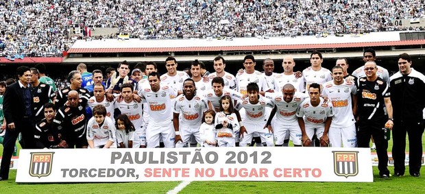 Santos poster campeão paulista (Foto: Marcos Ribolli / Globoesporte.com)
