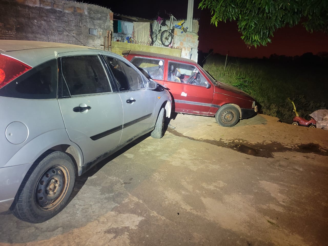 Carro de motorista sem habilitação bate em outro veículo e deixa três pessoas feridas em Cosmópolis