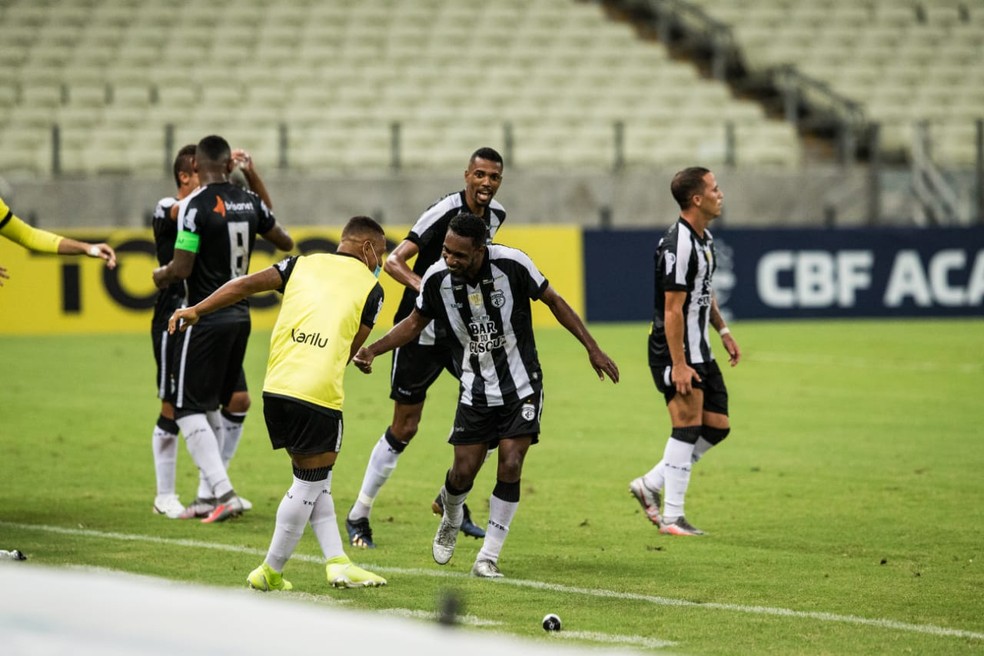 Palpite Ge 5 Treze Chega Como Azarao Para Confronto Com O America Mg Pela Copa Do Brasil Futebol Ge