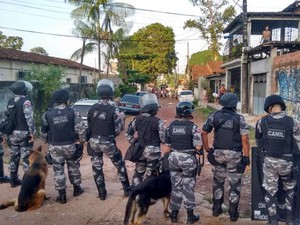 Forças de segurança cumprem reintegração de posse no bairro da Pratinha (Foto: Sidney Oliveira/ Ag. Pará )