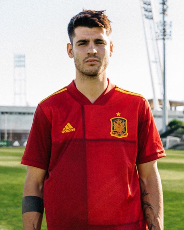 Álvaro Morata com novo uniforme espanhol (Foto: Reprodução: Instagram)