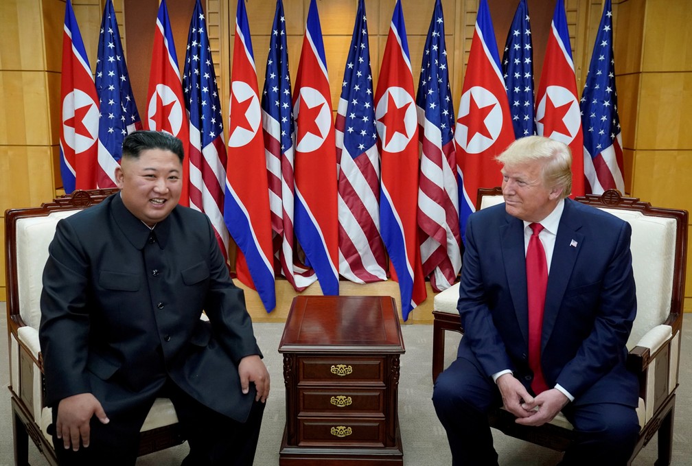 O lder norte-coreano Kim Jong-un e o presidente dos EUA, Donald Trump, durante encontro em Panmunjom, na Coreia do Sul, em junho de 2019  Foto: Kevin Lamarque/Reuters/Arquivo
