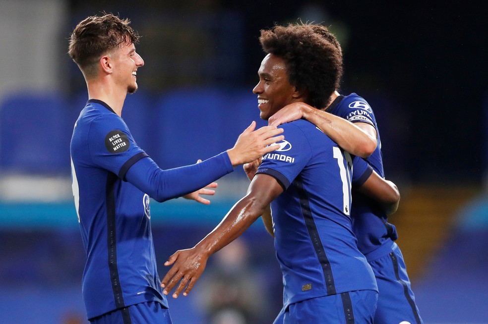 Barcelona oferece três anos de contrato e entra na briga para ter Willian, diz TV