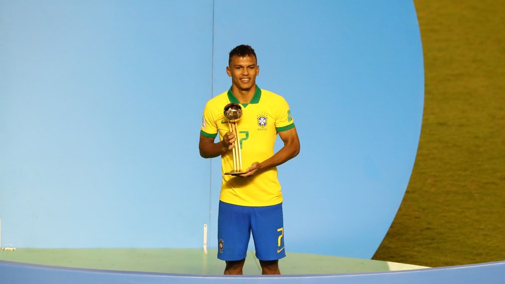 Gabriel Veron, do Palmeiras, foi eleito melhor jogador da Copa do Mundo Sub-17 — Foto: Getty Images