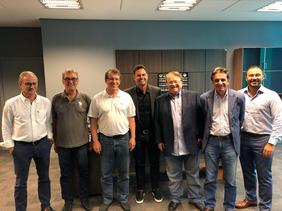Empresário Gerson Oldenburg reunido com dirigentes do Grêmio nesta quarta (Foto: Arquivo pessoal )