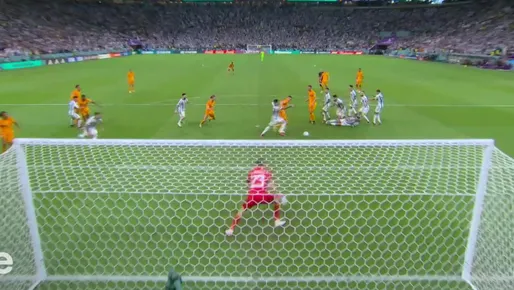 Vídeo: Holanda faz gol incrível aos 55 em jogada ensaiada
