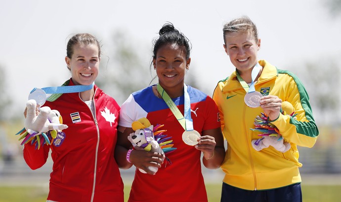 Michelle Russell (Canadá), Yusmari Mengana (Cuba) e a brasileira Ana Paula Vergutz (Foto: Jeff Swinger-USA TODAY Sports)