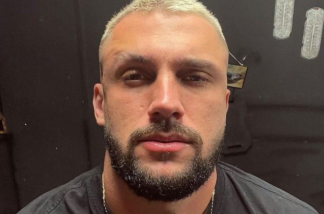 Ex-'BBB' Arthur relata tentativa de assalto: 'Arma na janela' - Vimarsana News