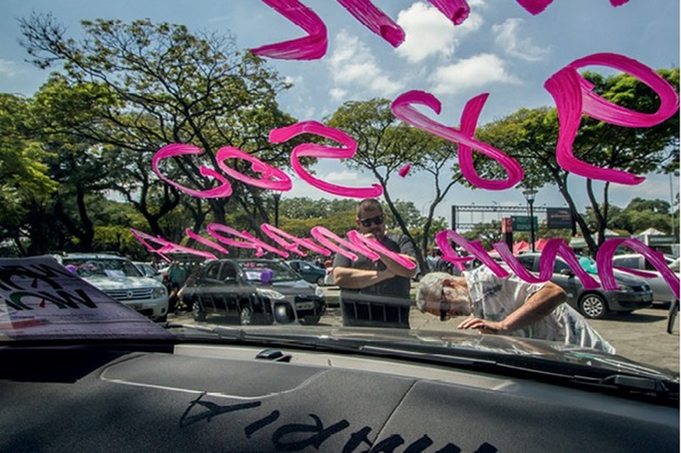 Feirão de usados: Todos os veículos recebem  identificação, mas alguns  ousam nos  anúncios para chamar a atenção (Foto: Rogério Albuquerque) — Foto: Auto Esporte