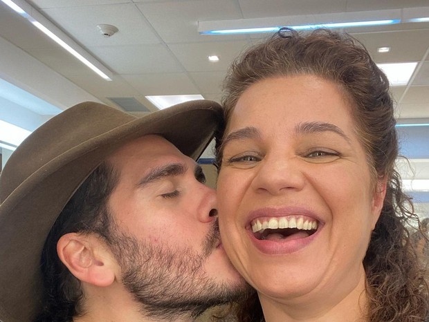 Gabriel Sater e Isabel Teixeira (Foto: Reprodução/Instagram)