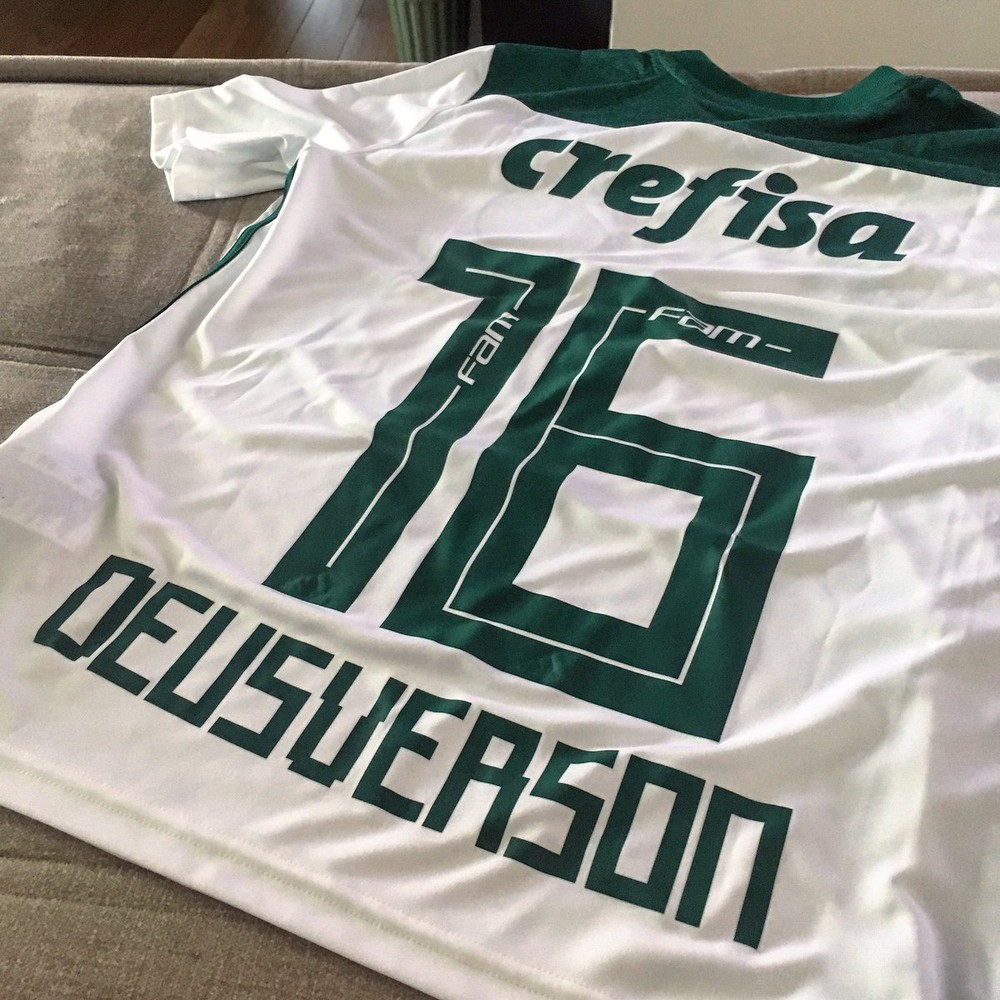 Em festa pelo Deca, torcedores começam a cumprir promessas pelo título