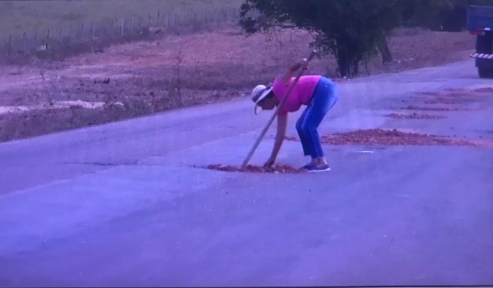 Mulheres dizem estar preocupadas com os maridos que trabalham na estrada. — Foto: Reprodução/TVCA