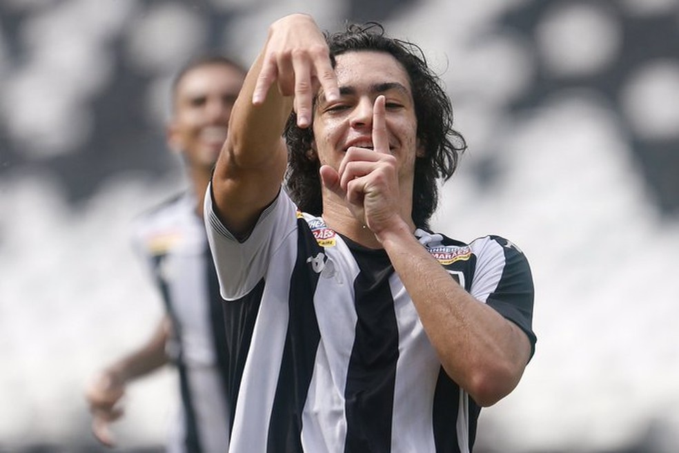 Matheus Nascimento comemora gol pelo Botafogo na Copa do Brasil Sub-20 — Foto: Vitor Silva/Botafogo