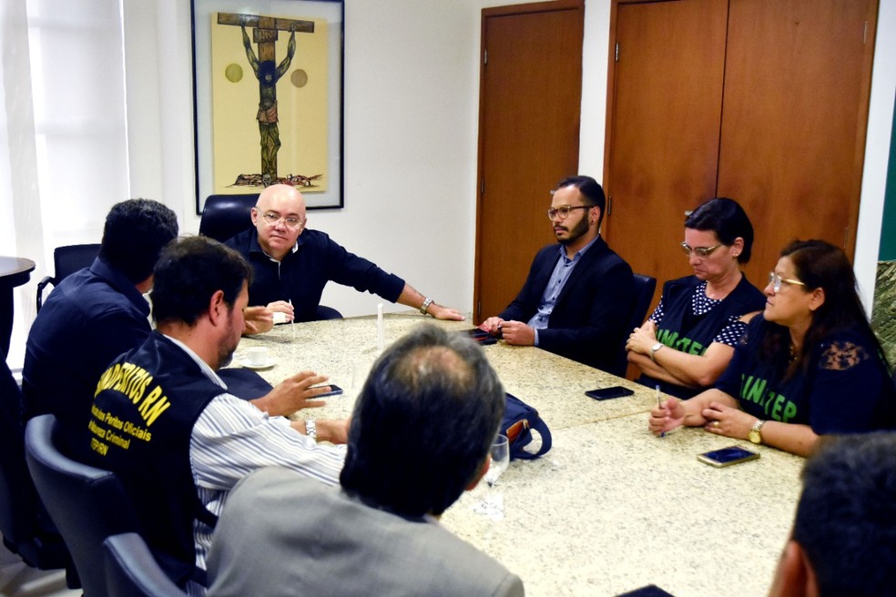 Representantes dos servidores do Itep e do governo do RN se reuniram nesta quarta-feira (18) e entraram em acordo sobre paralisação — Foto: Felipe Augusto/GAC