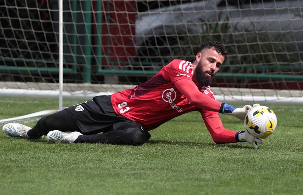 Jandrei treinou normalmente e deve voltar ao gol do São Paulo — Foto: Rubens Chiri/Saopaulofc.net