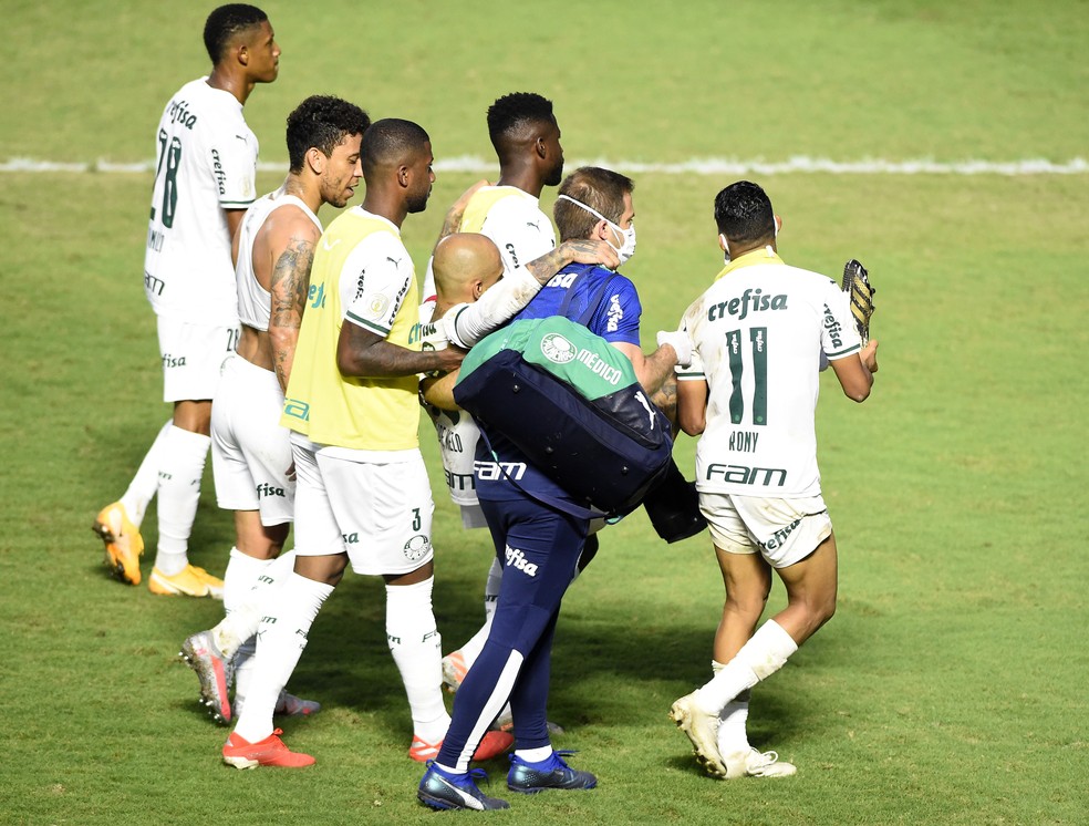 Felipe Melo, é operado após fratura; procedimento é bem-sucedido