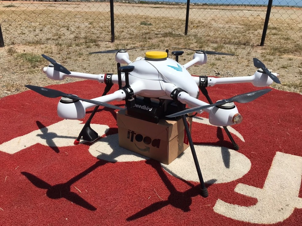 Objetivo do drone é realizar apenas uma parte do trajeto, enquanto o entregador continua realizando a outra — Foto: Divulgação/iFood