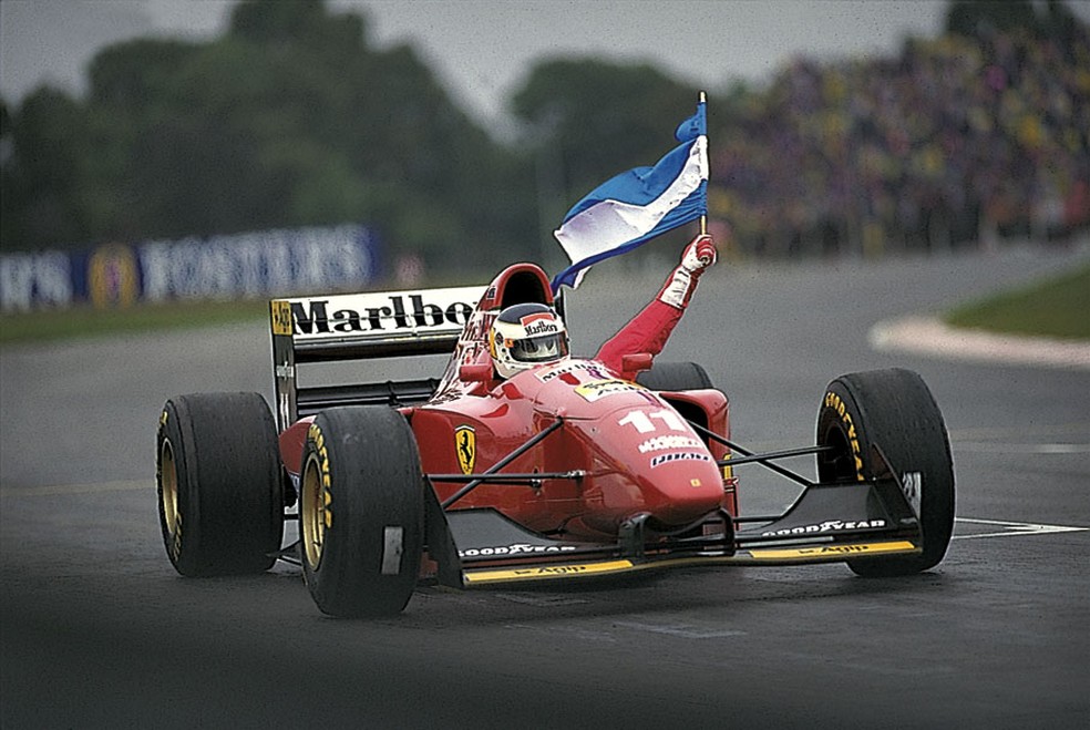 Em 1995, Carlos Reutemann pilotou carro de Fórmula 1 pela ...