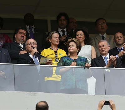 Dilma Rousseff durante a abertura da Copa das Confederações, no estádio Mané Garrincha (Foto: Agência EFE)