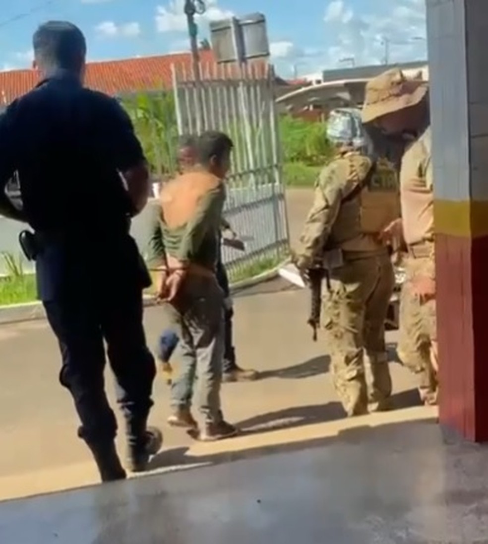 Polícia prende suspeito de participar de assalto a banco com reféns em Sítio Novo  — Foto: Divulgação/Polícia Militar