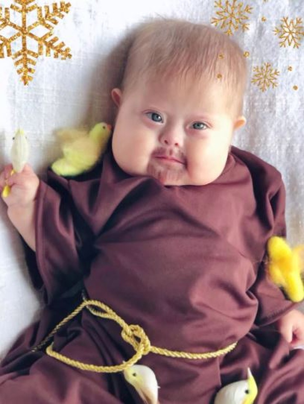 Bebê com Síndrome de Down era fenômeno na web com fantasias de heróis — Foto: Arquivo Pessoal
