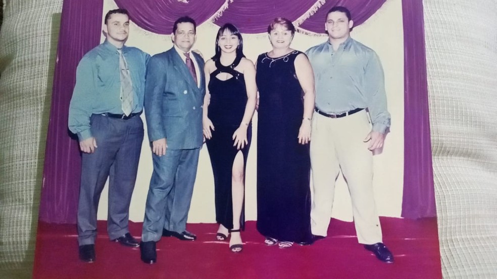 Casal tinha três filhos, oito netos, uma bisneta e estava junto há 48 anos  — Foto: Arquivo da família