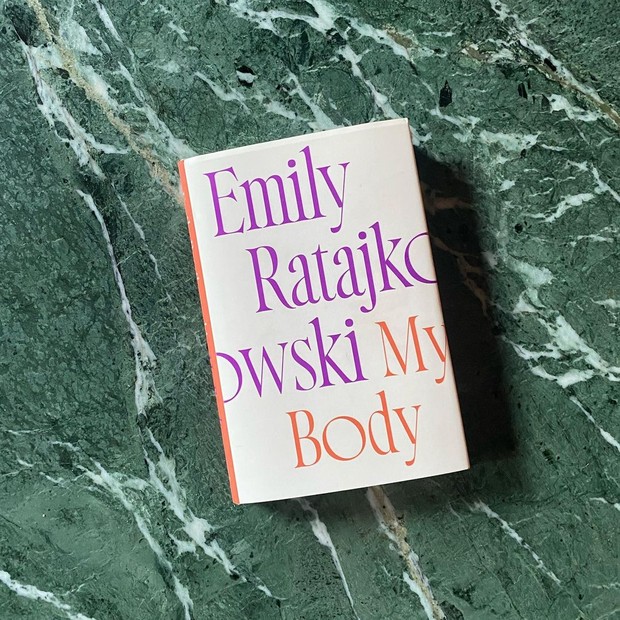 "My Body", por Emily Ratajkowski  (Foto: Reprodução )