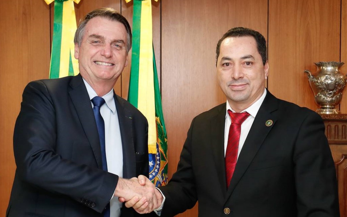 Empres&aacute;rio que organizou almo&ccedil;o de Bolsonaro com sertanejos est&aacute; intubado  com Covid-19 em hospital de Goi&acirc;nia | Goi&aacute;s | G1