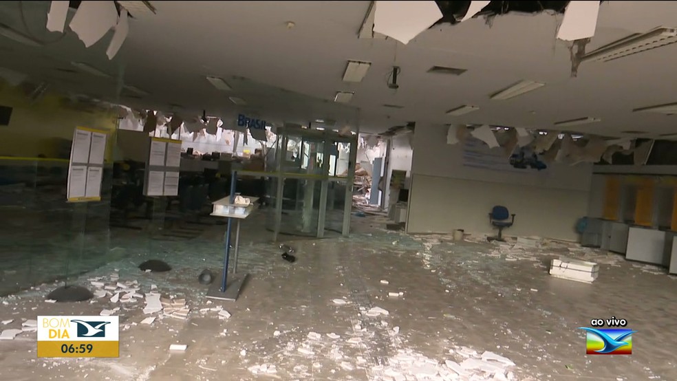 Agência do Banco do Brasil atacada em Santa Luzia-MA — Foto: Reprodução / TV Mirante