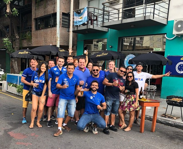 Cruzeiro tem torcida nacional na estreia contra o Racing na Argentina