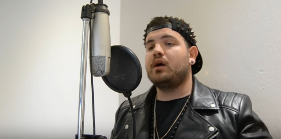 De Chines A Guarani Despacito Ganha Versoes Ao Redor Do Mundo Ouca Musica G1 Che bellu jammone ma nun se fa' cap s'affaccia 'o barcone e manco 'a v fern tarumb tarumb don't make us soffer any more tarumb tarumb we get only a smell to know. de chines a guarani despacito ganha