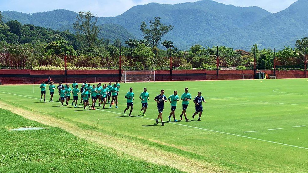 Grupo principal do Flamengo faz primeiro treino no Ninho do Urubu em 2020 — Foto: Igor Rodrigues