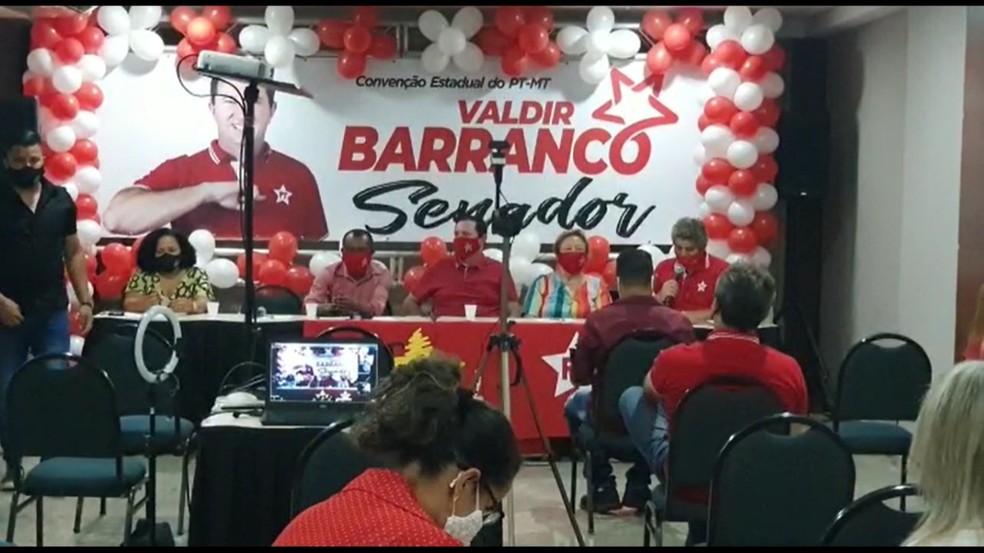  O Partido dos Trabalhadores em Mato Grosso (PT-MT) oficializou nessa quarta-feira (16) a candidatura do presidente da sigla, deputado estadual Valdir Barranco ao Senado — Foto: Divulgação
