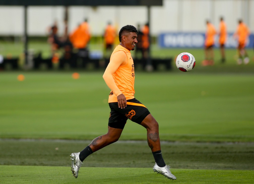 Após nove anos, Paulinho volta a jogar um Majestoso pelo Corinthians