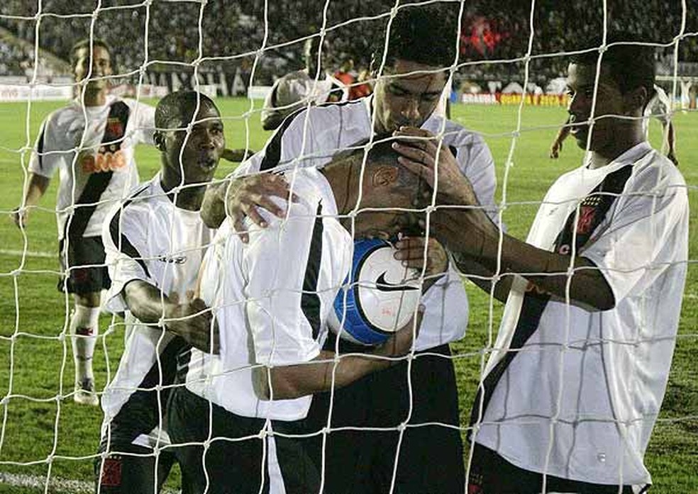 O gol mil de Romário foi marcado em São Januário, em 2008 — Foto: Divulgação