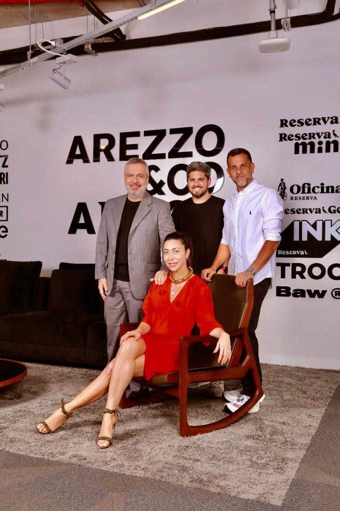 Vogue Negócios: Grupo Arezzo&Co adquire marca Carol Bassi e finca os pés no vestuário feminino (Foto: Reprodução)