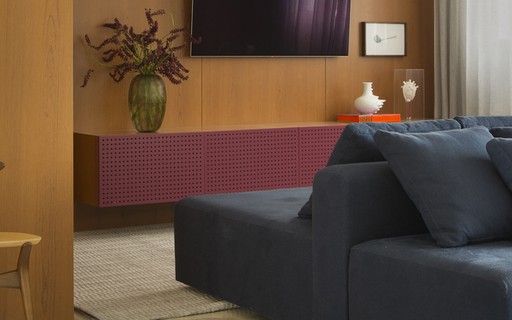 Toques de cor e design assinado se destacam no apartamento do jovem ...