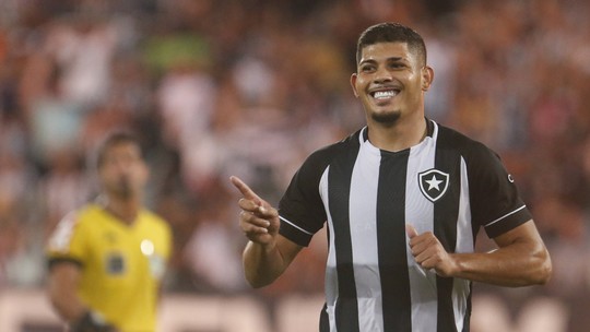 Após três anos sem entrar no G-4, Botafogo vive dia de festa depois de vencer Fortaleza