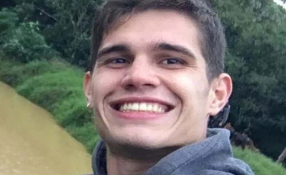 Júri condena a 19 anos de prisão homem acusado de matar jovem após briga de trânsito no Paraná