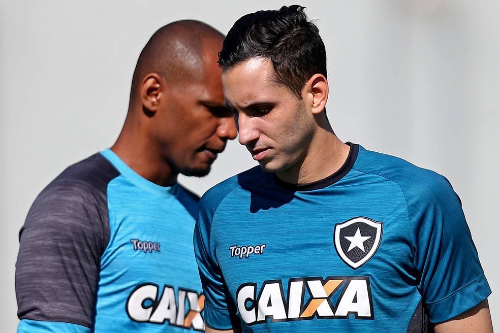 Jefferson ou Gatito? Faça sua aposta para o gol nesta quinta-feira (Foto: Vitor Silva / SSpress / Botafogo)