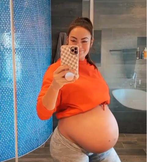 A influencer Emily Skye grávida de seu segundo filho (Foto: Instagram)