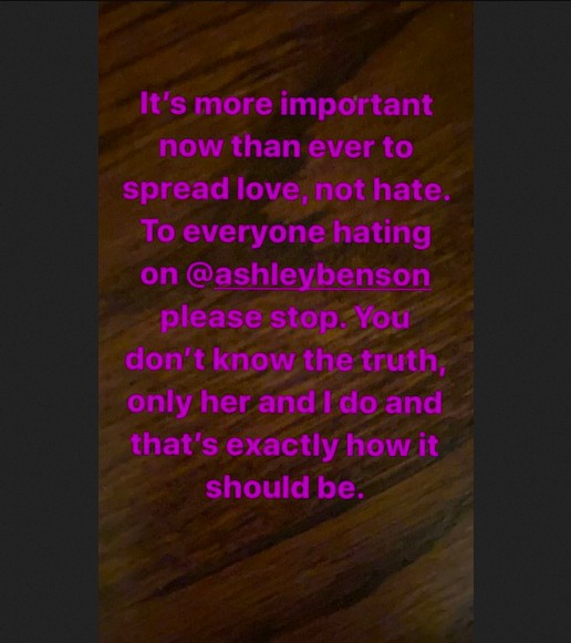 O post de Cara Delevingne pedindo que as pessoas não ataquem a ex, Ashley Benson, por conta do flagrante dela na companhia do rapper G-Eazy (Foto: Instagram)