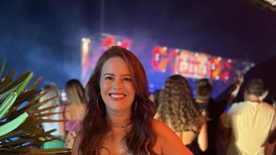 Separados, Mariana Bridi e Rafael Cardoso vão ao mesmo evento no Rio, e ela responde a seguidora: 'Mães também merecem se divertir'