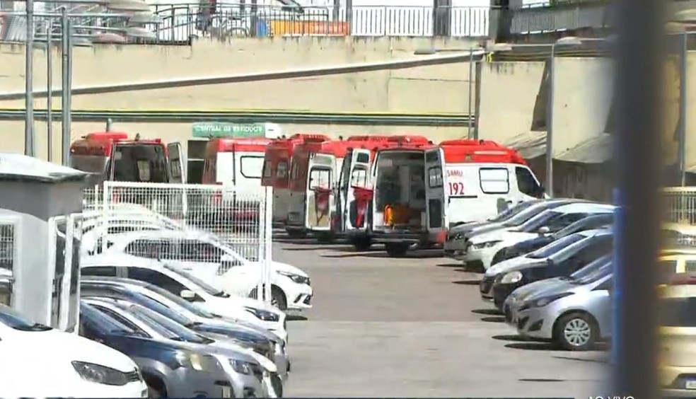 Tubulação rompe e alaga setor de UTI em hospital de campanha da Fonte Nova em Salvador; unidade trata pacientes com Covid-19 — Foto: Reprodução/TV Bahia